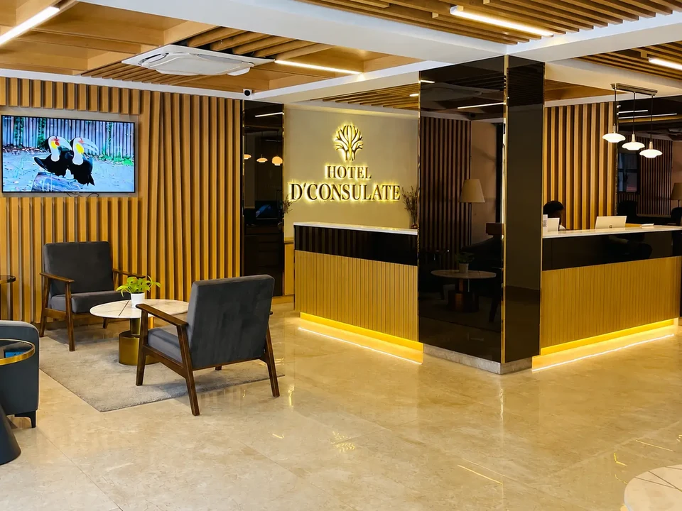 Reception — golden-brown details