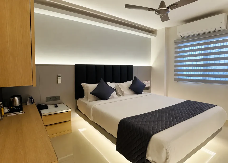 Comfortable room at D Consulate Hotel for a US Consulate visit